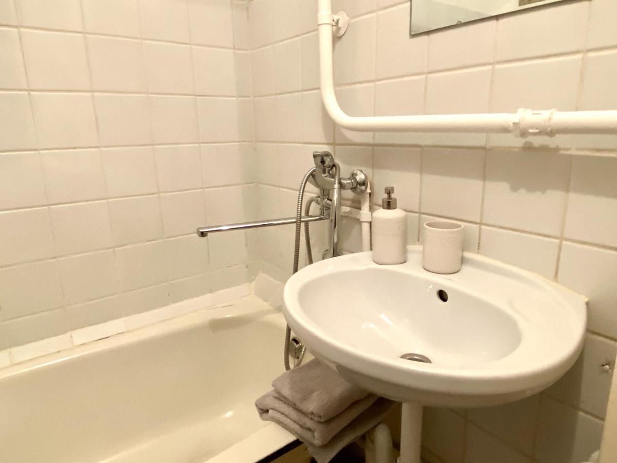 Spacious 3-Room Apartment&Parking Riga Exterior foto